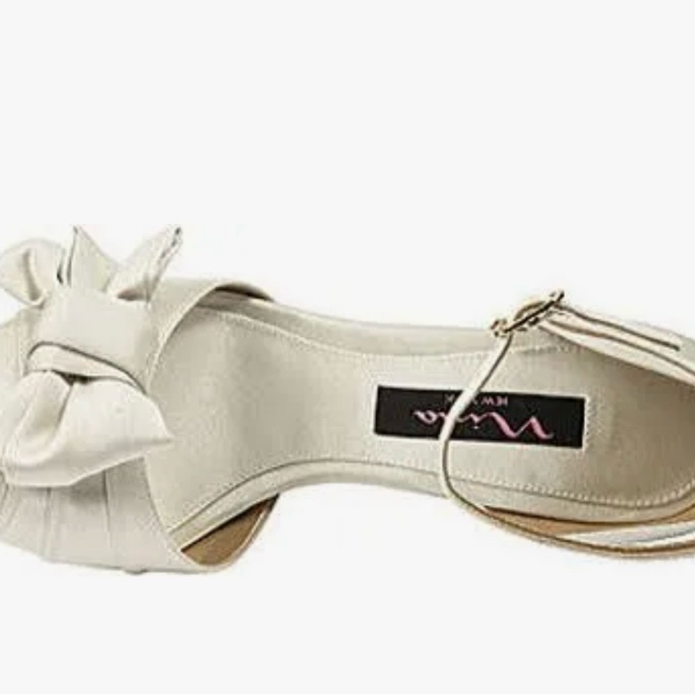 Nina Electra Ivory Elegant  Peep-Toe Heels with Bow, Size 10 - Picture 8 of 10